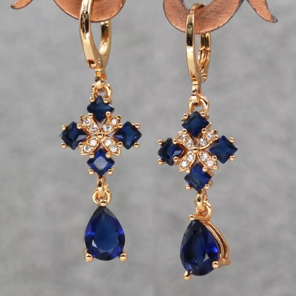 Jewelry - Rear vintage 18k yellow Gold Blue Sapphire & sapphire Dangle Earrings